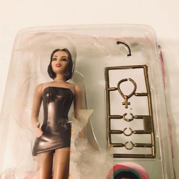 Vintage 1998 Posh  Spice Girls 6 Inch Tall Action Figure Doll Victoria Damaged - Picture 9 of 16